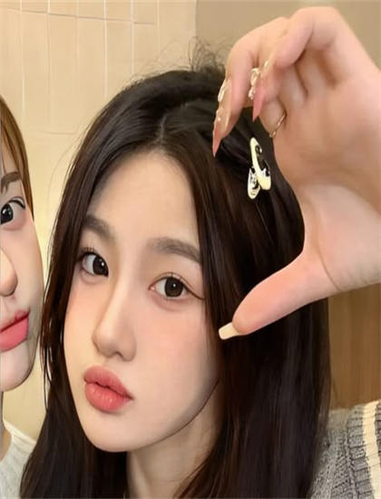 战争片文化解读：战时女王的叙事结构与视觉语言 ——深入探索战争片的艺术世界